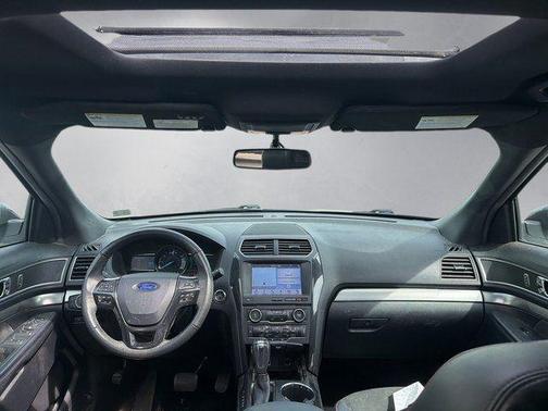 Oxford White 2018 Ford Explorer XLT