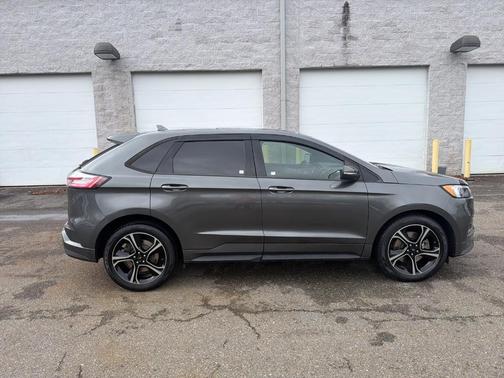 2020 Ford Edge ST