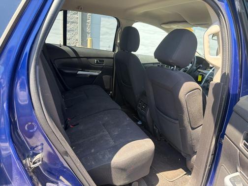 Deep Impact Blue Metallic 2014 Ford Edge SE
