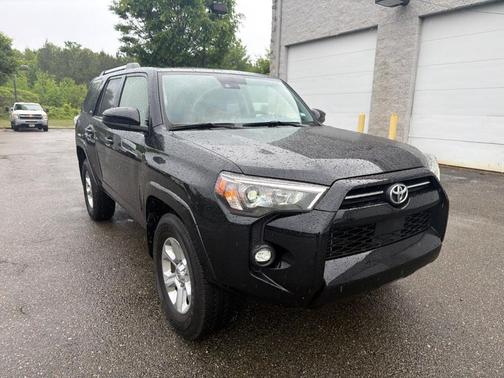 Midnight Black Metallic 2024 Toyota 4Runner SR5