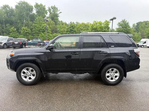 Midnight Black Metallic 2024 Toyota 4Runner SR5