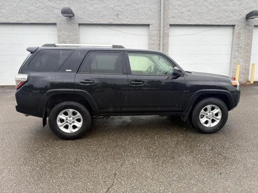 Midnight Black Metallic 2024 Toyota 4Runner SR5