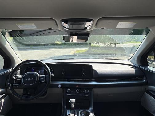 2023 Kia Carnival LX