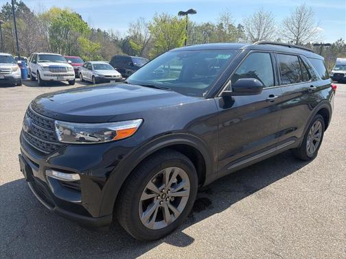 Agate Black Metallic 2022 Ford Explorer XLT