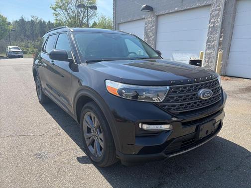 Agate Black Metallic 2022 Ford Explorer XLT