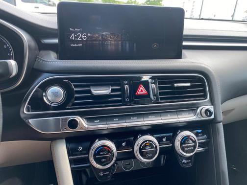2022 Genesis G70 2.0T