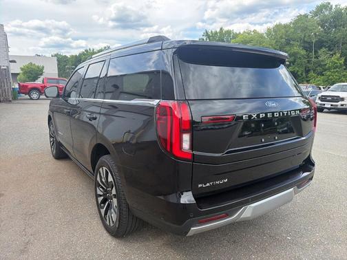 Agate Black Metallic 2025 Ford Expedition Platinum