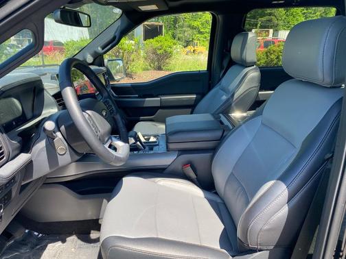 2024 Ford F-150 Lightning LARIAT