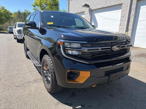 Black Metallic 2025 Ford Expedition Tremor