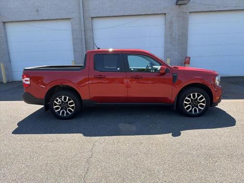 Hot Pepper Red Metallic Tinted Clearcoat 2023 Ford Maverick Lariat