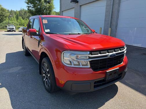 Hot Pepper Red Metallic Tinted Clearcoat 2023 Ford Maverick Lariat