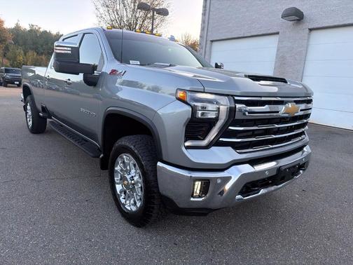 Sterling Gray Metallic 2025 Chevrolet Silverado 3500 LTZ