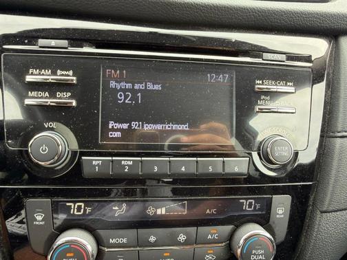 Magnetic Black 2017 Nissan Rogue SV