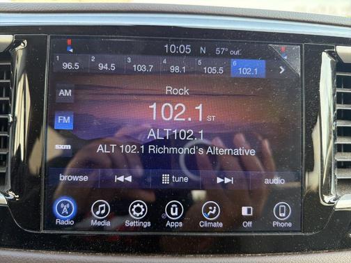 Brilliant Black Crystal Pearlcoat 2017 Chrysler Pacifica Touring