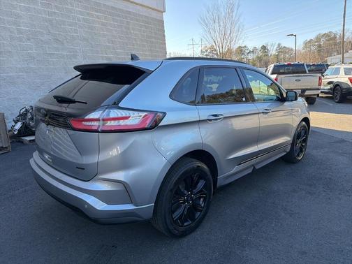 2022 Ford Edge SE