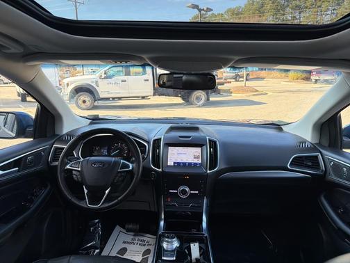 2020 Ford Edge Titanium