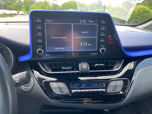 2022 Toyota C-HR XLE