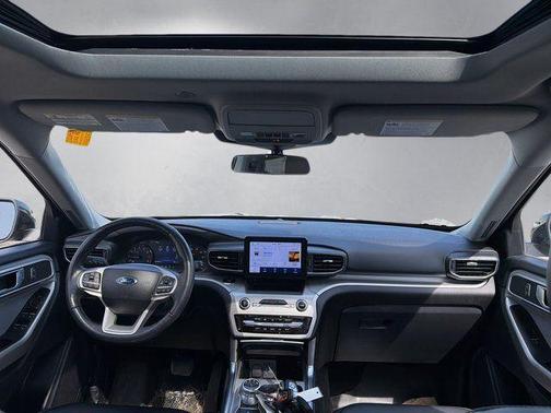 Agate Black Metallic 2022 Ford Explorer XLT