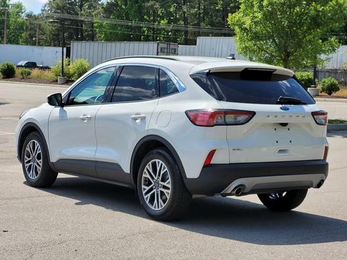 Photo 4 of 31 of 2021 Ford Escape SEL