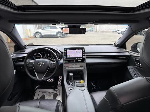 2020 Toyota Avalon Hybrid XSE