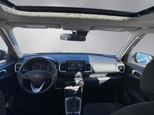 2022 Hyundai VENUE SEL