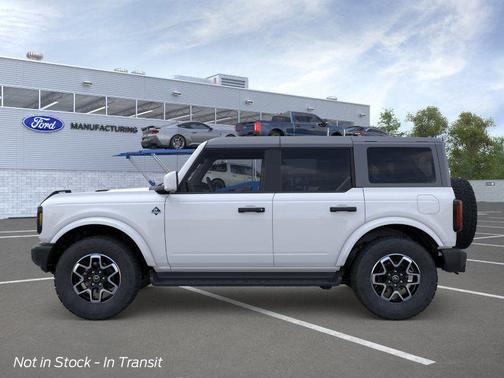Oxford White 2026 Ford Bronco Outer Banks