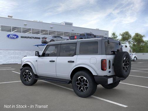 Oxford White 2026 Ford Bronco Outer Banks