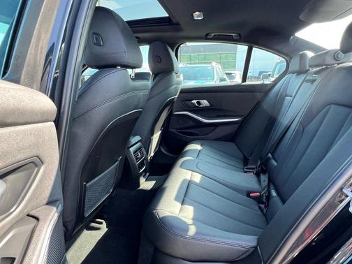 2021 BMW 330 i xDrive