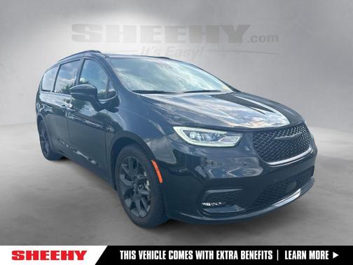 Diamond Black 2025 Chrysler Pacifica Limited