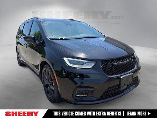 Diamond Black 2025 Chrysler Pacifica Limited