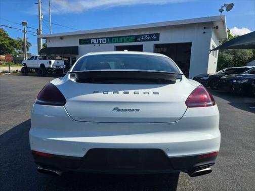 2016 Porsche Panamera Edition