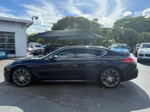 2015 Porsche Panamera 4