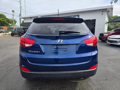 2015 Hyundai TUCSON SE