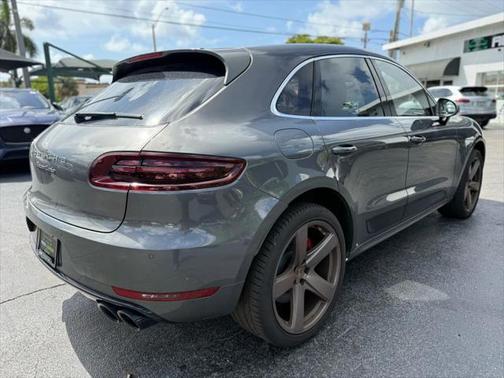2016 Porsche Macan Turbo