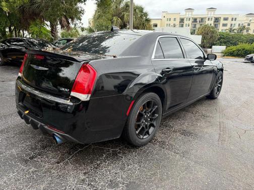 2016 Chrysler 300 S