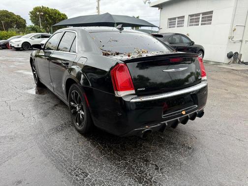 2016 Chrysler 300 S