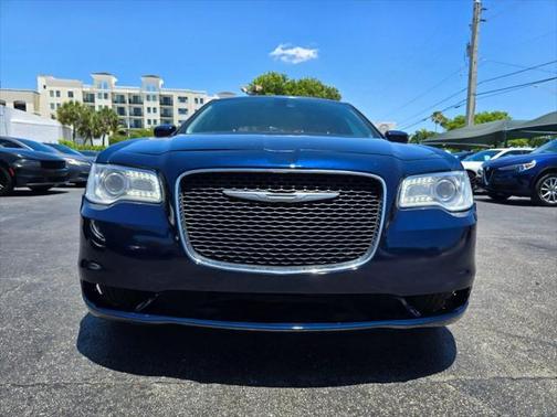 2016 Chrysler 300 Limited