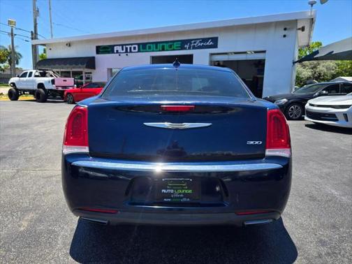 2016 Chrysler 300 Limited