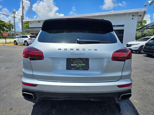 2017 Porsche Cayenne Platinum Edition