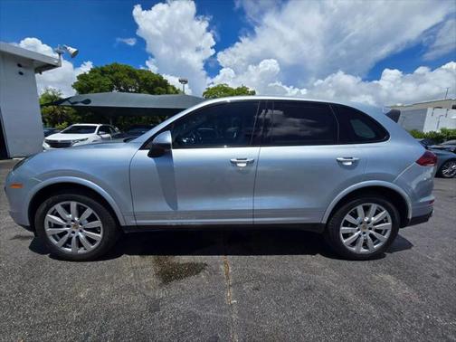 2017 Porsche Cayenne Platinum Edition
