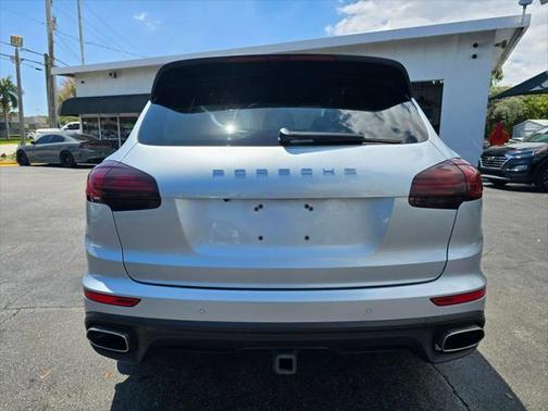 2017 Porsche Cayenne Platinum Edition