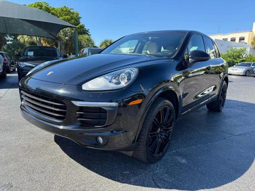 2017 Porsche Cayenne Platinum Edition