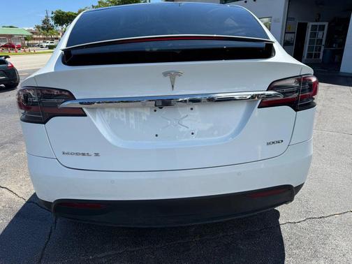 2018 Tesla Model X 100D Sport Utility 4D