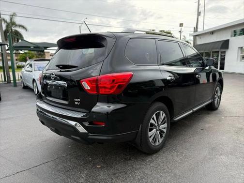 2017 Nissan Pathfinder SV