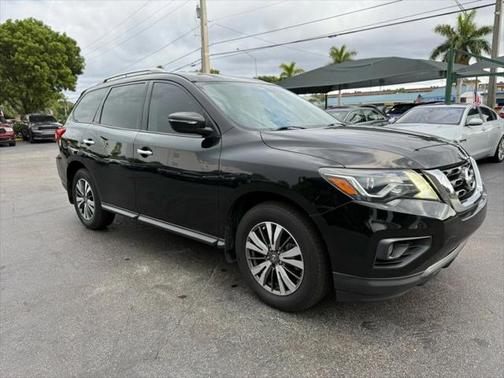 2017 Nissan Pathfinder SV