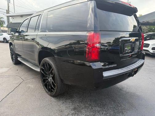2016 Chevrolet Suburban LT