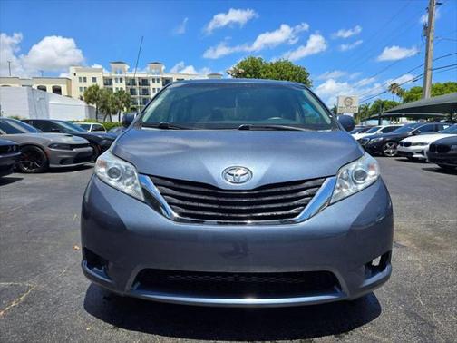 2014 Toyota Sienna LE