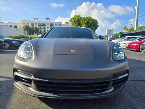 2018 Porsche Panamera 4