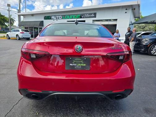 2019 Alfa Romeo Giulia Sport