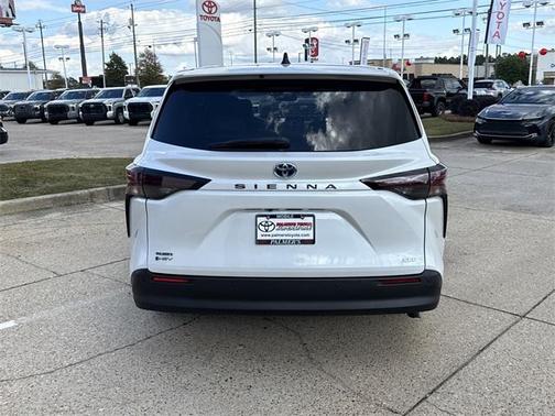 2025 Toyota Sienna XLE